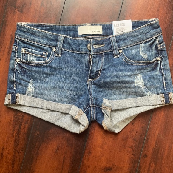 NWT cute jean shorts - Picture 1 of 2